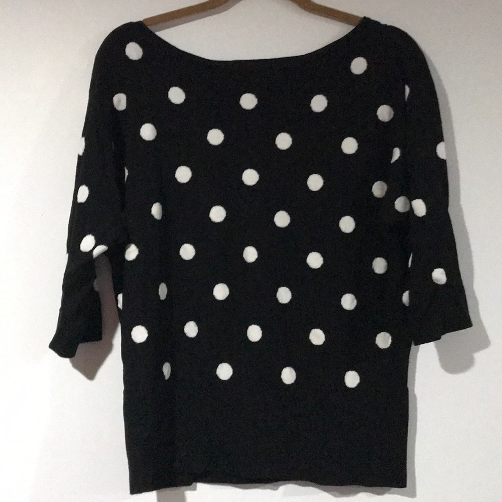 Black house white market sweater